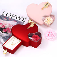 Amour Rosenbox mit versteckter Doppelherzkette