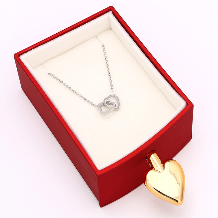 Amour Rosenbox mit versteckter Doppelherzkette