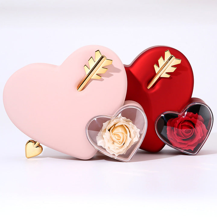 Amour Rosenbox mit versteckter Doppelherzkette