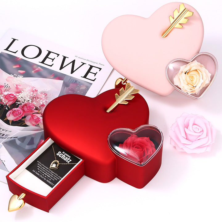 Amour Rosenbox mit versteckter Herzkette und Notiz