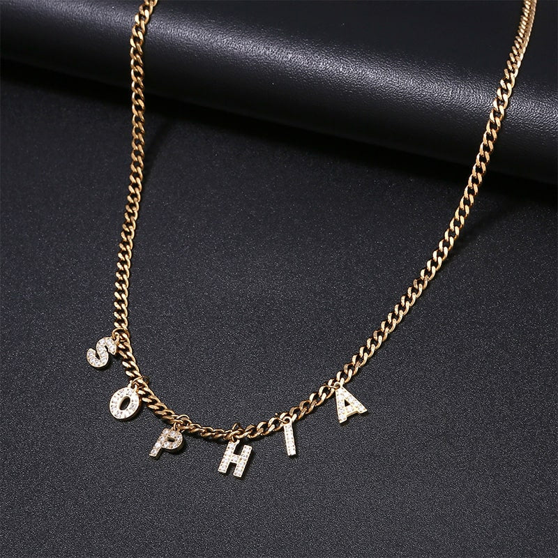 Buchstaben-Choker mit funkelnden Steinen und Initialen - Liebesketten