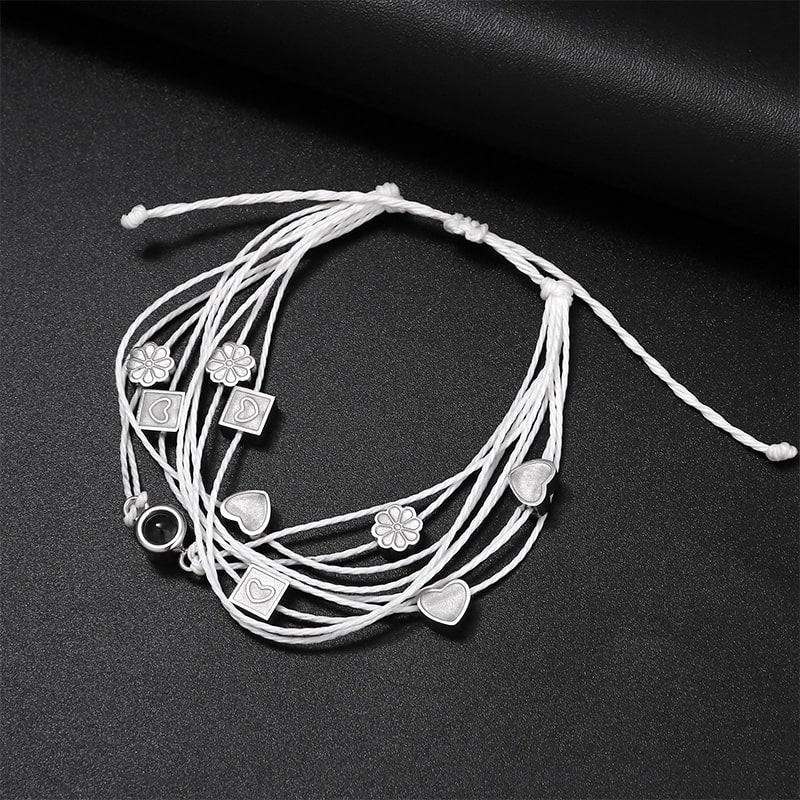 Fotoarmband mit kleinen Liebesanhängern am Band - Liebesketten