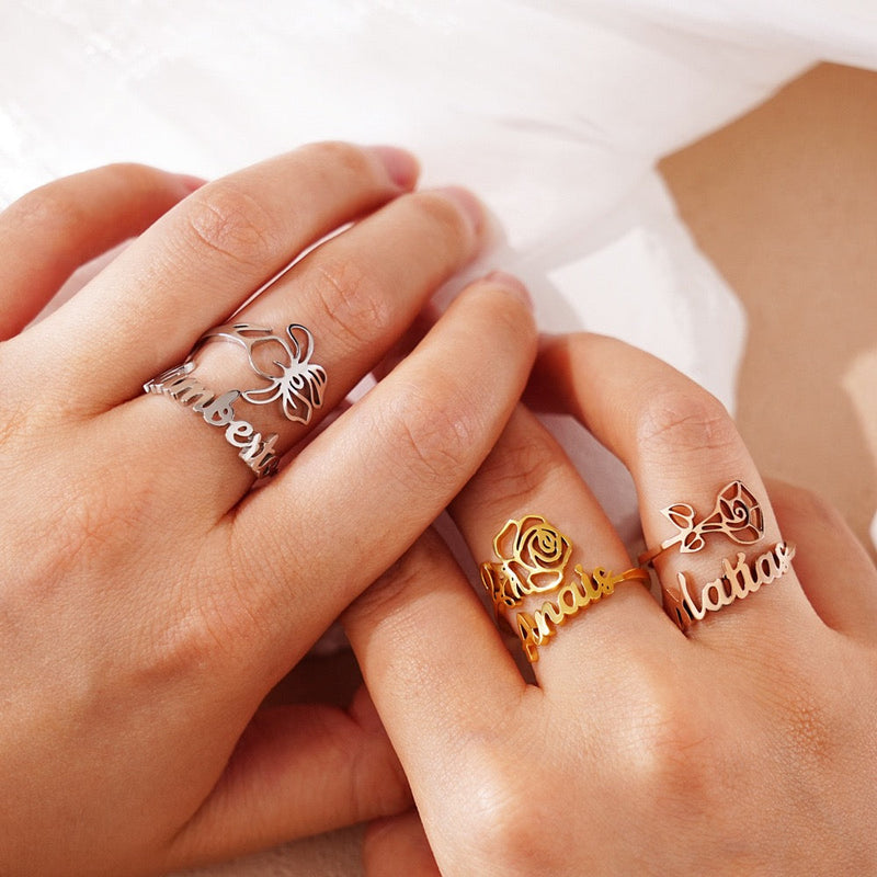 Geburtsblumen-Ring mit Name und feiner Blütengravur