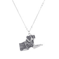 Halskette mit gravierter Silhouette deines Hundes