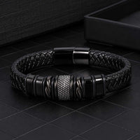 Herren-Armband mit gravierten Namensbeads aus Leder