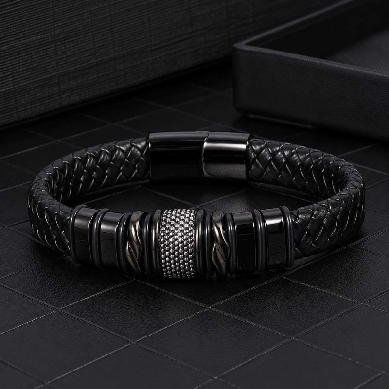 Herren-Armband mit gravierten Namensbeads aus Leder