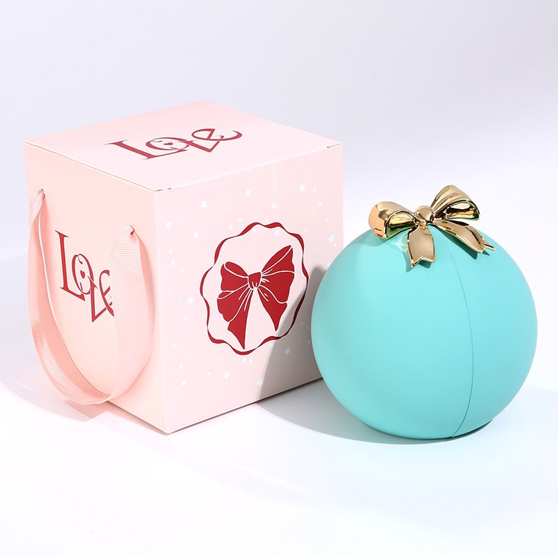 Kugel-Rosenbox mit Herz-Halskette und echter Rose