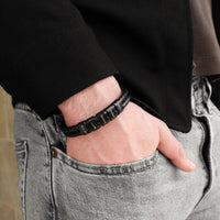 Lederarmband mit gravierten Namensbeads für ihn