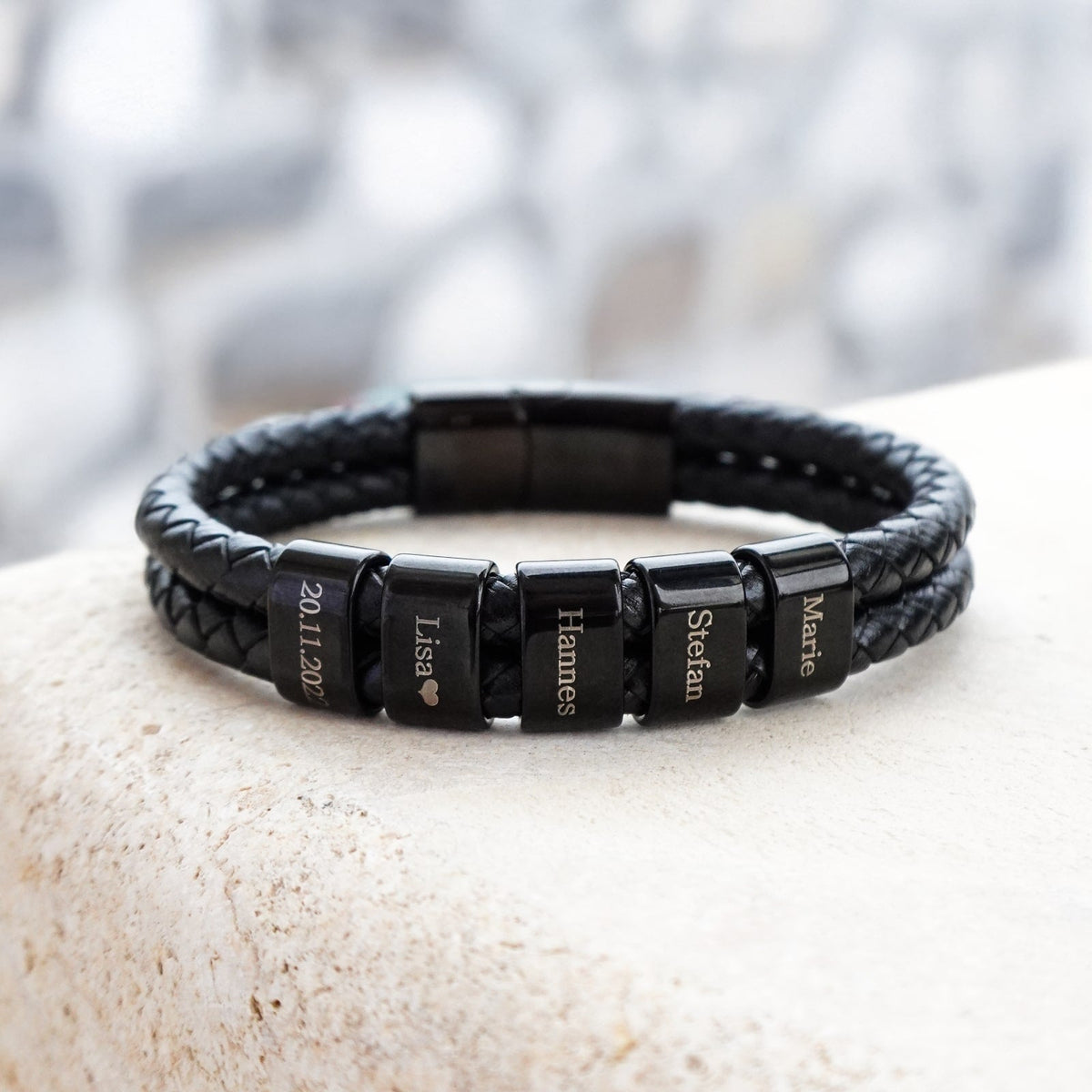 Lederarmband mit gravierten Namensbeads für ihn - Liebesketten