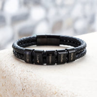 Lederarmband mit gravierten Namensbeads für ihn