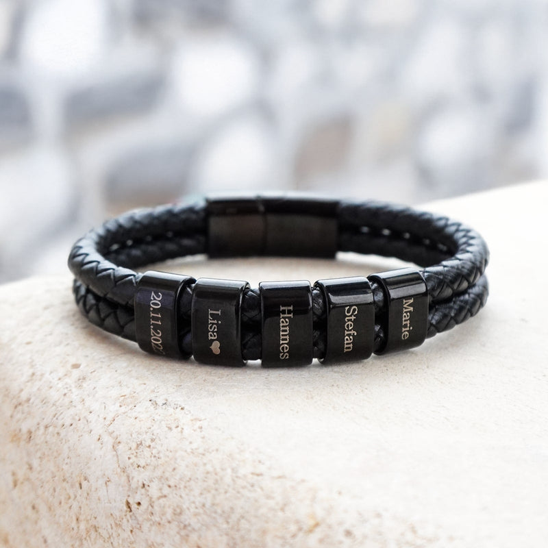Lederarmband mit gravierten Namensbeads für ihn