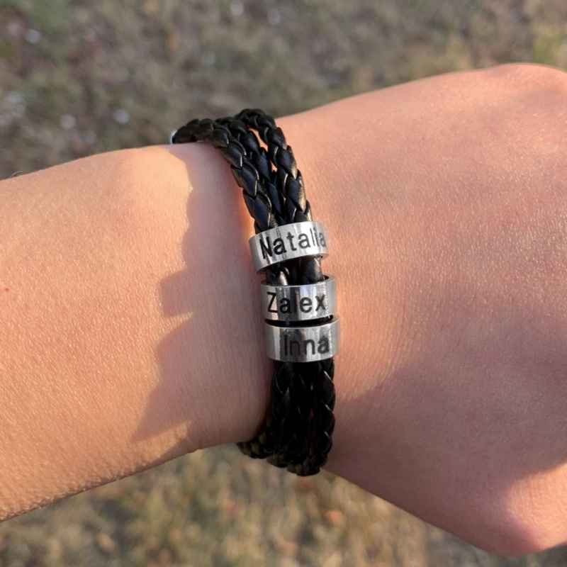 Lederarmband mit gravierten Namensringen für ihn - Liebesketten