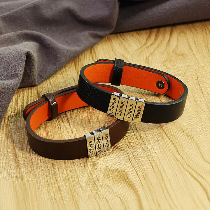 Lederarmband mit gravierten Plättchen für ihn