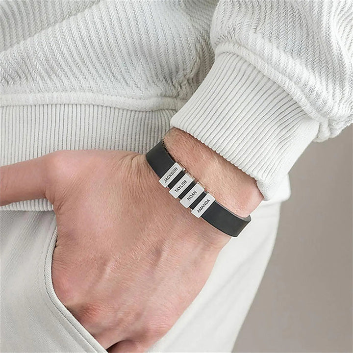 Lederarmband mit gravierten Plättchen für ihn