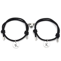 Magnetische Partnerarmbänder mit Initialen im Zweierset