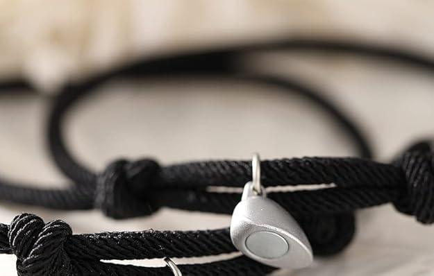 Magnetische Partnerarmbänder mit Initialen im Zweierset - Liebesketten
