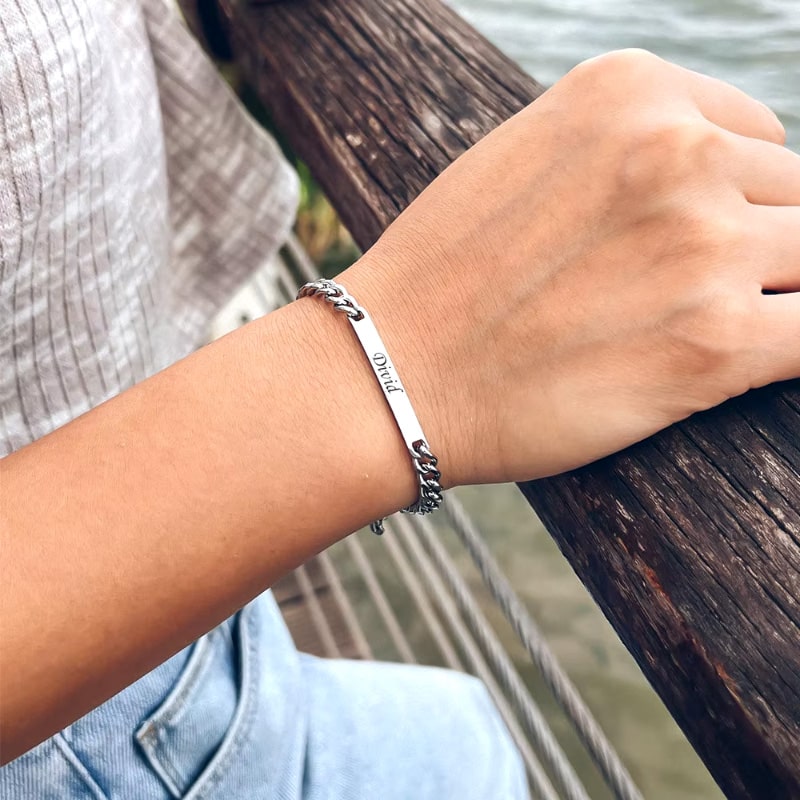 Partnerarmbänder mit Namensgravur im Zweierset