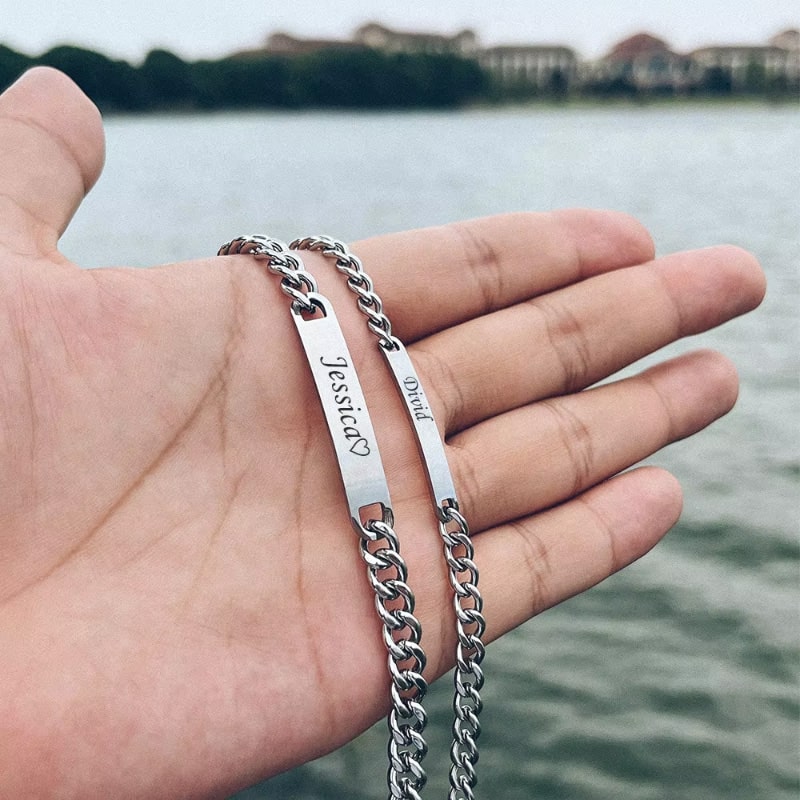 Partnerarmbänder mit Namensgravur im Zweierset - Liebesketten