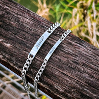 Partnerarmbänder mit Namensgravur im Zweierset