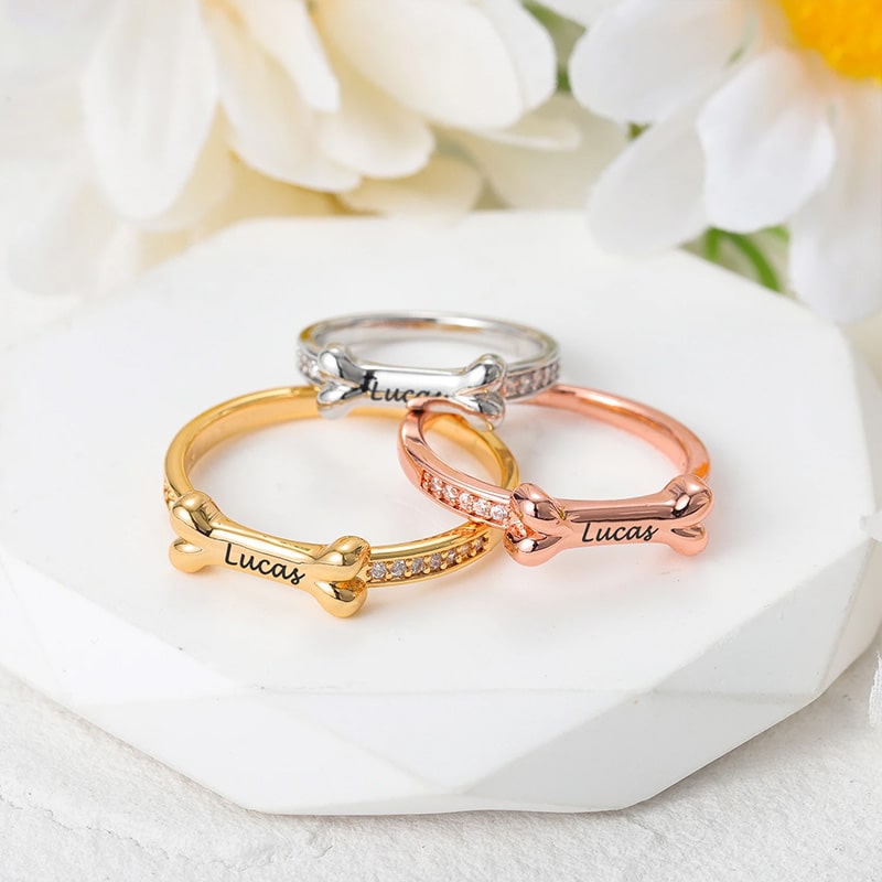 Ring mit Knochenmotiv und Namen deines Hundes - Liebesketten