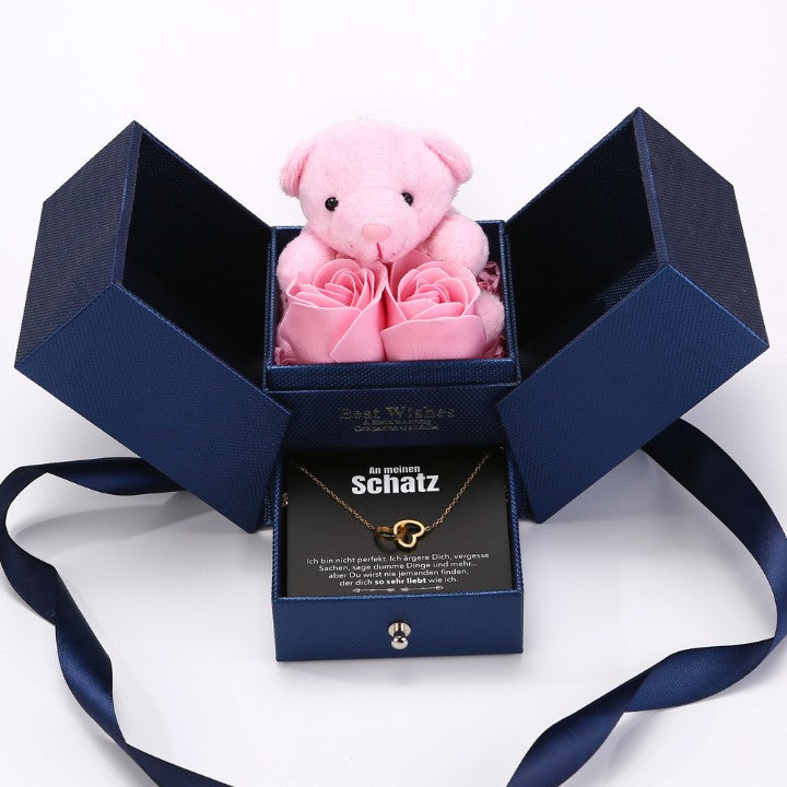 Rosenbär-Box mit gravierter Kette und deiner Notiz