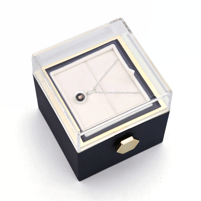 Rosenbox mit Foto-Kreiskette und echter roter Rose