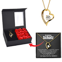 Rosenbox mit Notiz und funkelnder Herz-Halskette