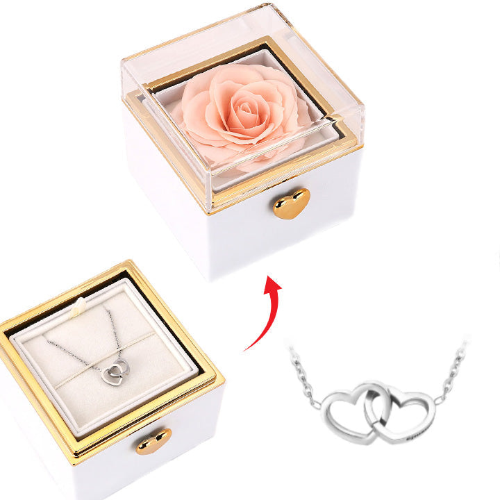 Überraschungs-Rosenbox mit gravierter Herzkette