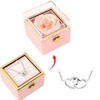 Überraschungs-Rosenbox mit gravierter Herzkette